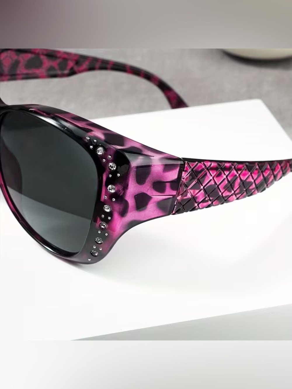 Large Retro Glasses Designed to Be Worn Over Regular Eyewear - Picture 5 of 5